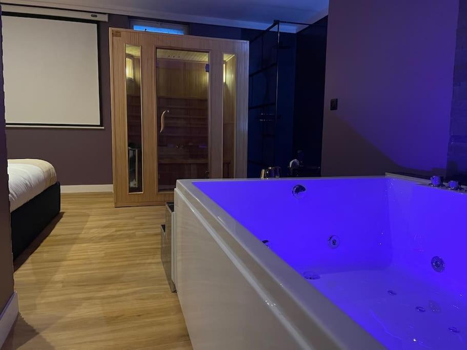 Le Cocon Des Granges - Suite Sauna Jaccuzi Spa Bonnieres-sur-Seine Екстер'єр фото