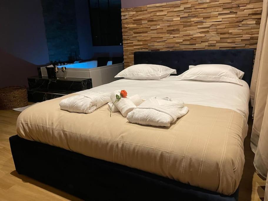 Le Cocon Des Granges - Suite Sauna Jaccuzi Spa Bonnieres-sur-Seine Екстер'єр фото
